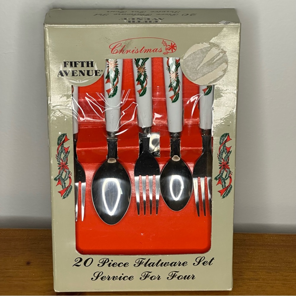 Holly on Ivory Ceramic Handle Flatware by Woolworth 20 Pc Flatware Set for 4 MCM